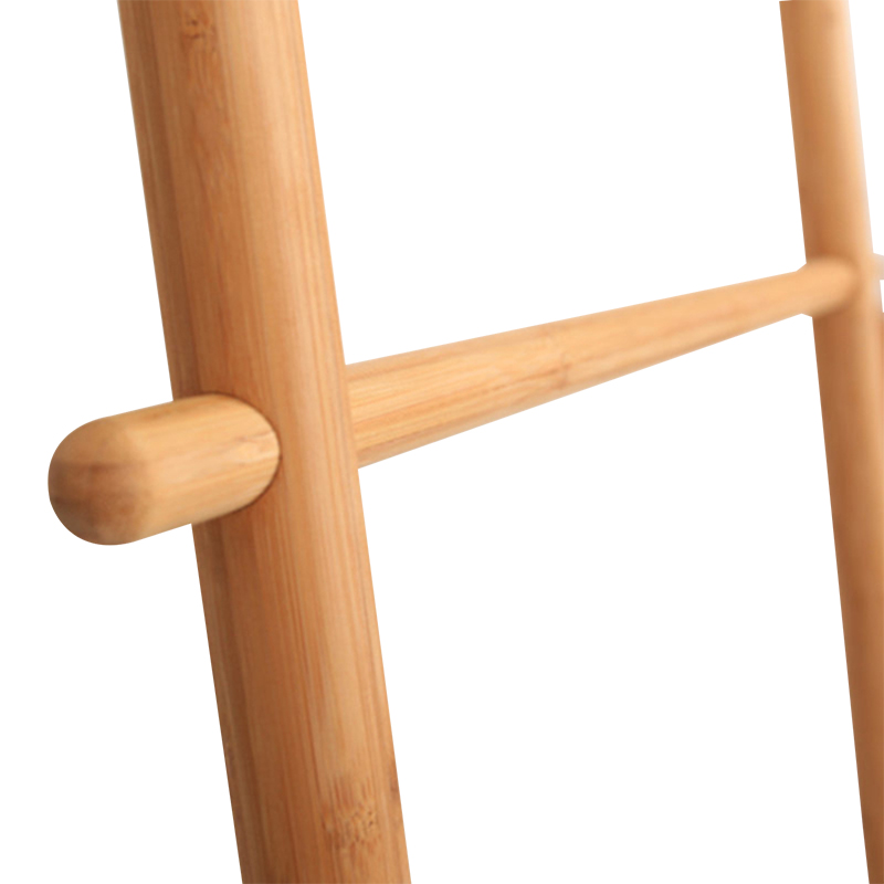 Bambusový rebrík na uteráky